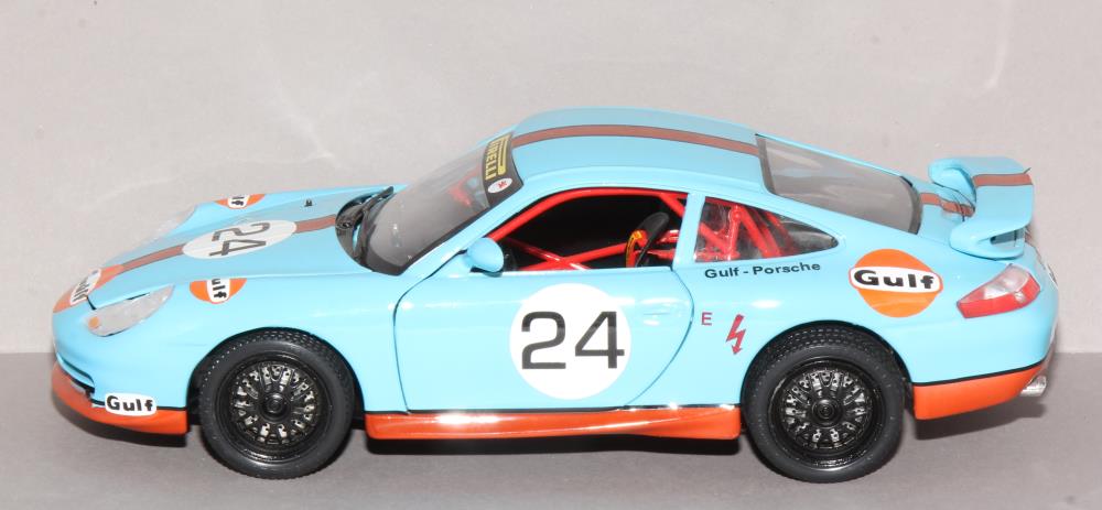 Bburago Gulf Porsche GT3 Gulf - 1:18 (einmaliges Sondermodell)
