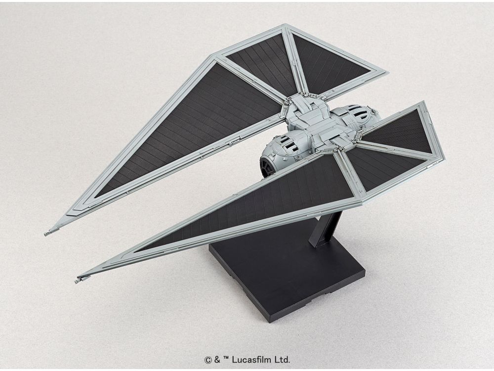 Revell 01218 BANDAI TIE Striker (Rogue 1) Star Wars 1:72