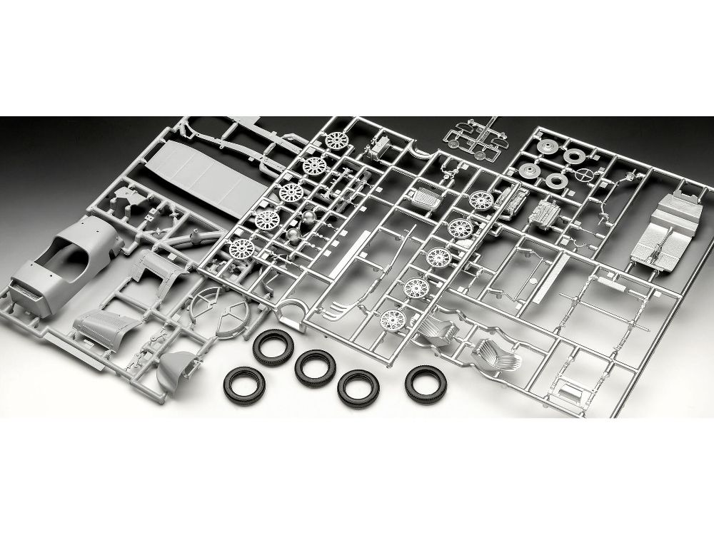 Revell 07751 Aston Martin Ulster 1:32 Spur 1 Bausatz NEU OVP