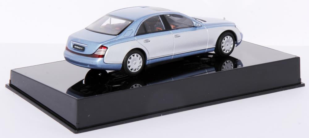 Drechsler 66961955 Maybach 57 azur metallic Automodell 1:43