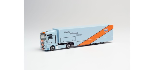 Herpa 311335 MAN TGX XXL Euro 5 Renntransporter Sattelzug Gulf Oil 1:87 H