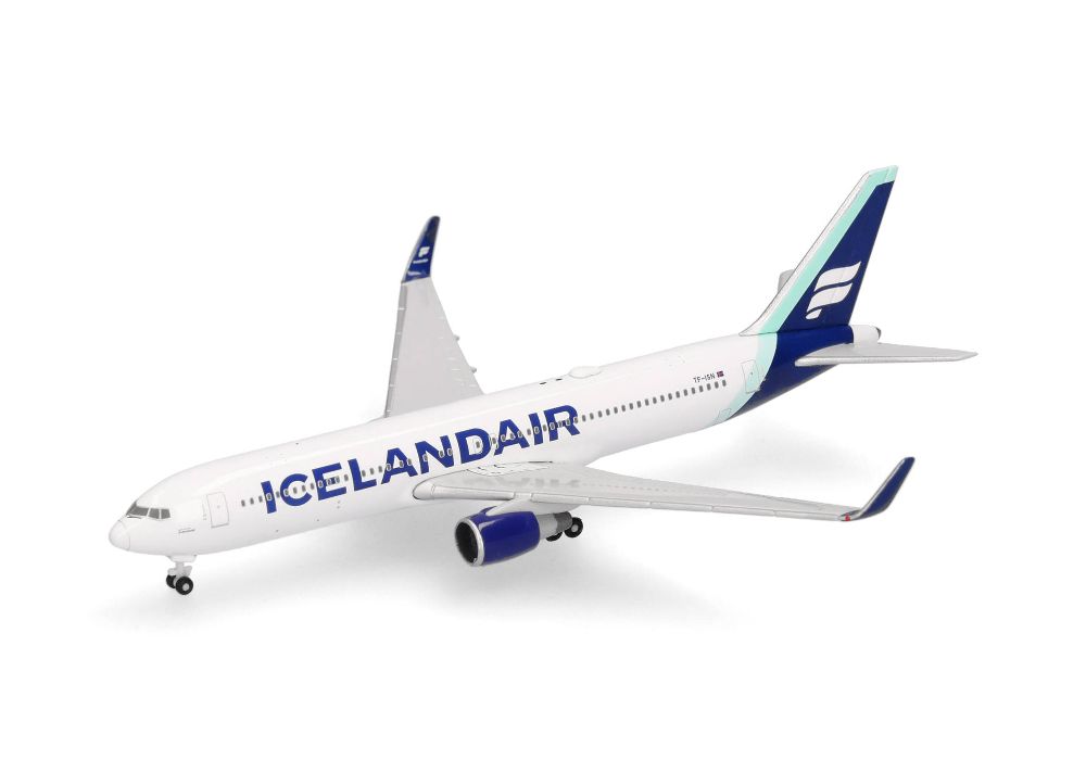 Herpa 539241 Icelandair Boeing 767-300 Borreal blue tail stripe 1:500