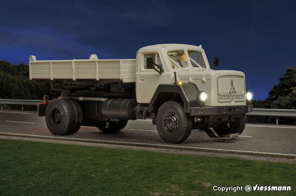 Viessmann 8133 MAGIRUS DEUTZ 2-achs 230 D 16 Dreiseitenkipper Spur H0