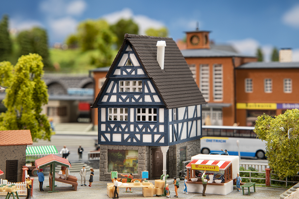 Faller 232157 Fachwerkhaus mit Apotheke 1:160 Spur N Bausatz Neu