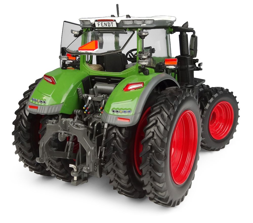Universal Hobbies UH6876 Fendt 1052 Vario US vers. w/ dual crop tires 2026 1:32