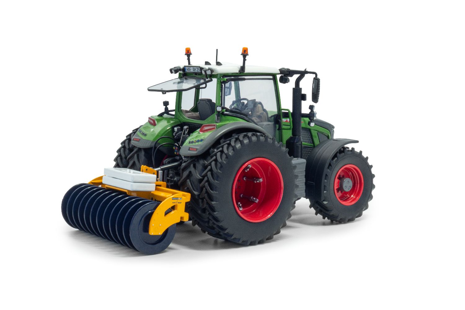 Universal Hobbies UH6712 Fendt 620 Vario 6 wheel version + Holaras Stego 1:32