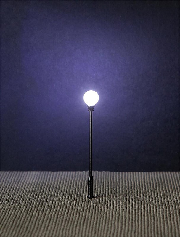 Faller 180104 LED-Parklaternen, Kugel-Aufsatzleuchte, 3 Stück - Neu