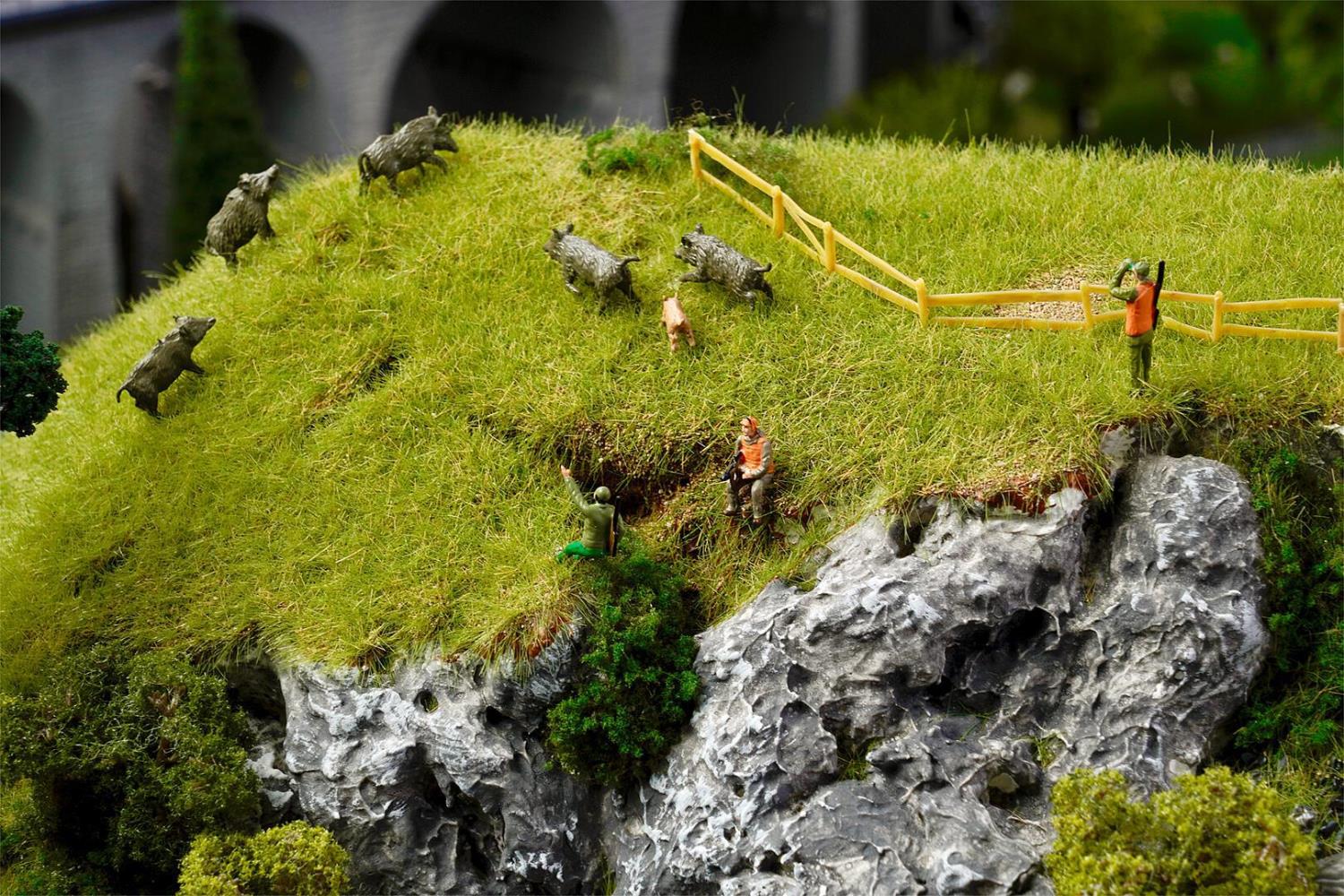 Faller 151701 Jäger und Wildschweine 1:87 Spur H0 Neu OVP Tiere