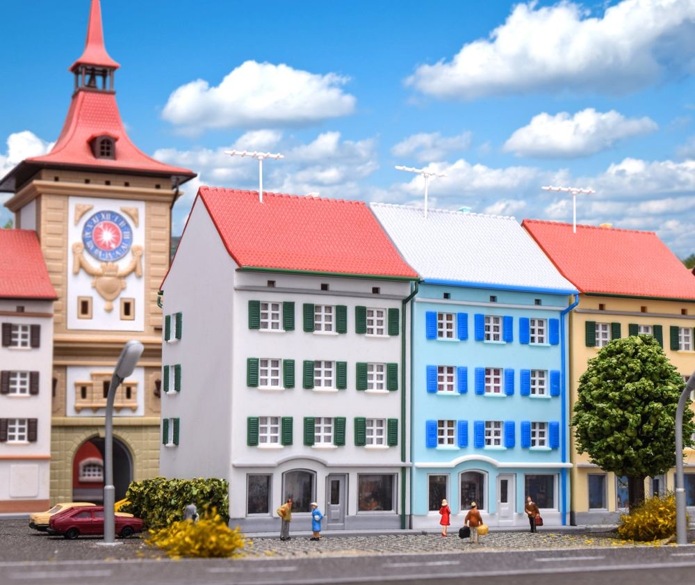 Kibri 36841 Z Stadthaus mit Ladengeschäft, 2 Stück