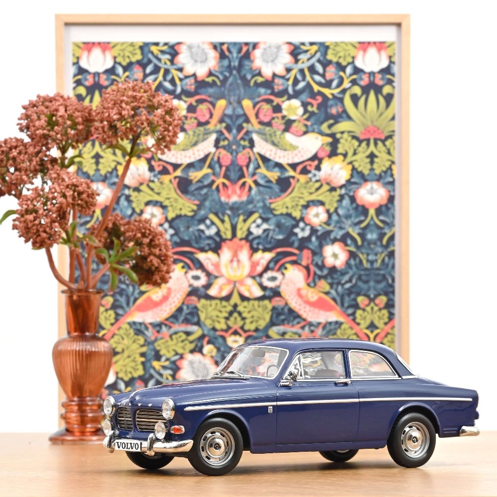 Norev 188740 Volvo Amazon 1966 Mitternachtsblau 1:18 Standmodell