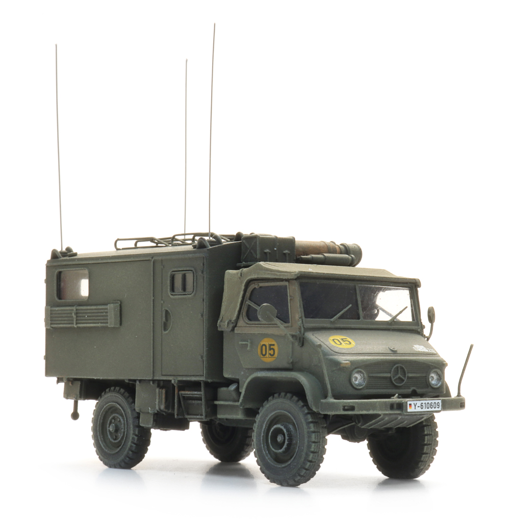 Artitec 6870777 BRD Unimog 404s Funkkoffer gelboliv