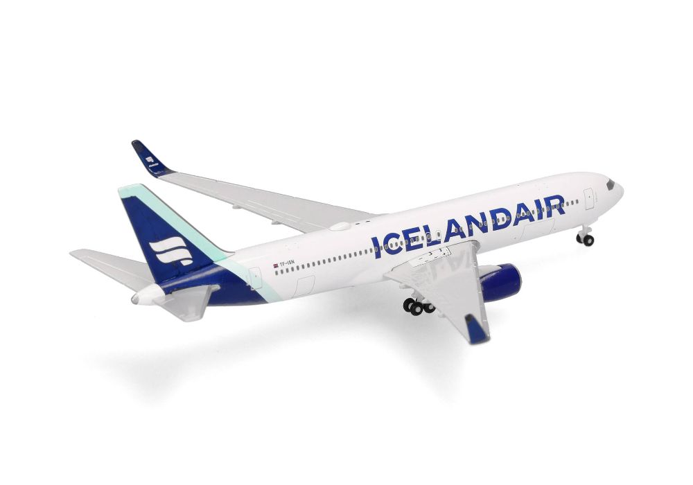 Herpa 539241 Icelandair Boeing 767-300 Borreal blue tail stripe 1:500