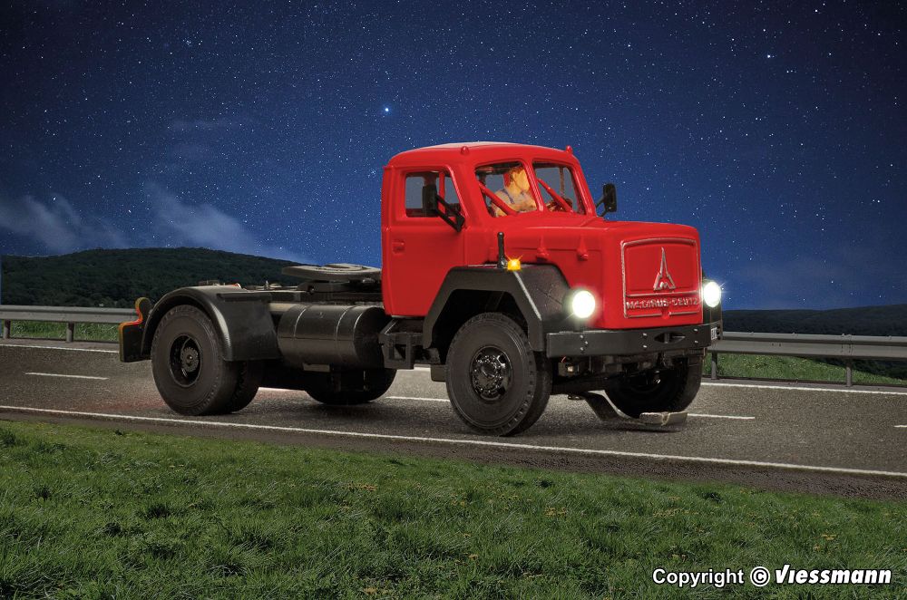 Viessmann 8130 MAGIRUS DEUTZ 2-achs Sattelschlepper Basis Spur H0