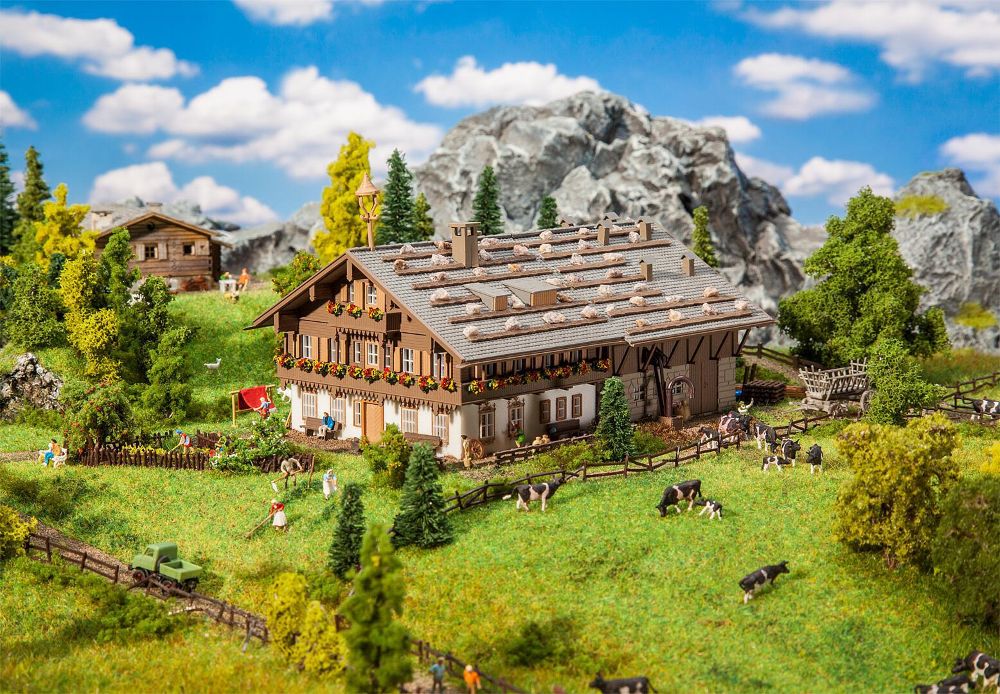 Faller 232199 Großer Alpenhof mit Scheune 1:160 Spur N Bausatz