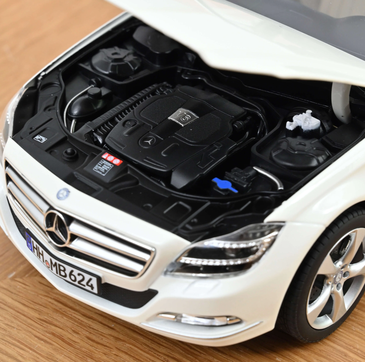 Norev 183943 Mercedes-Benz CLS Coupe 2011 Brillantweiß metallic 1:18