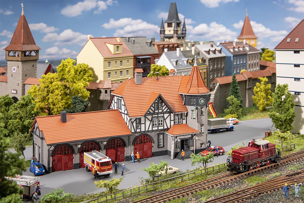 Faller 232194 Rathaus mit Feuerwache 1:160 Spur N Bausatz Neu