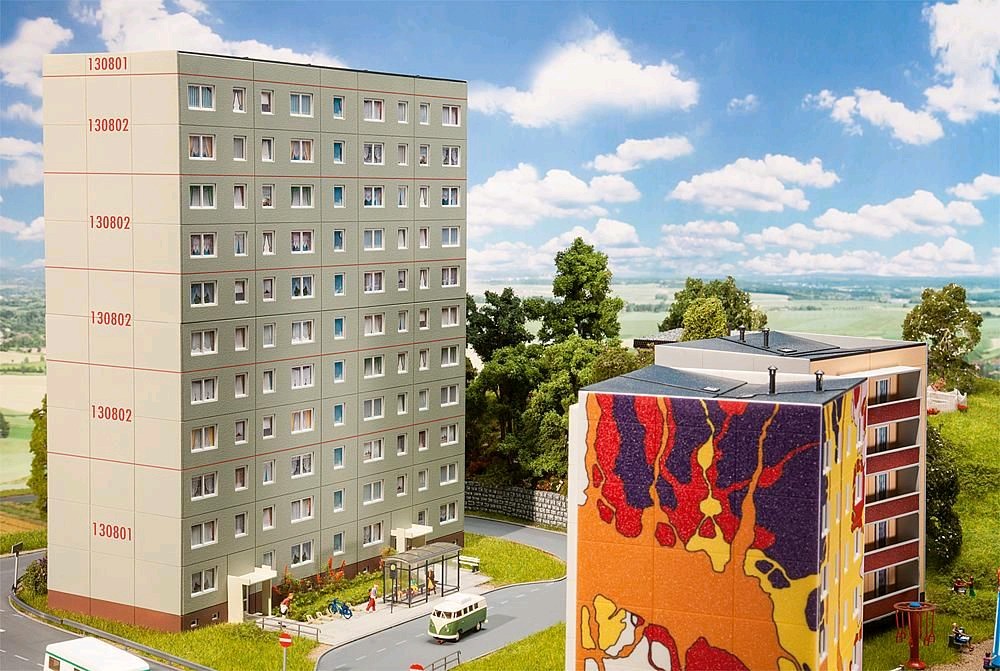 Faller 130802 Plattenbau P2 Ergänzung 1:87 Spur H0 Bausatz Neu OVP