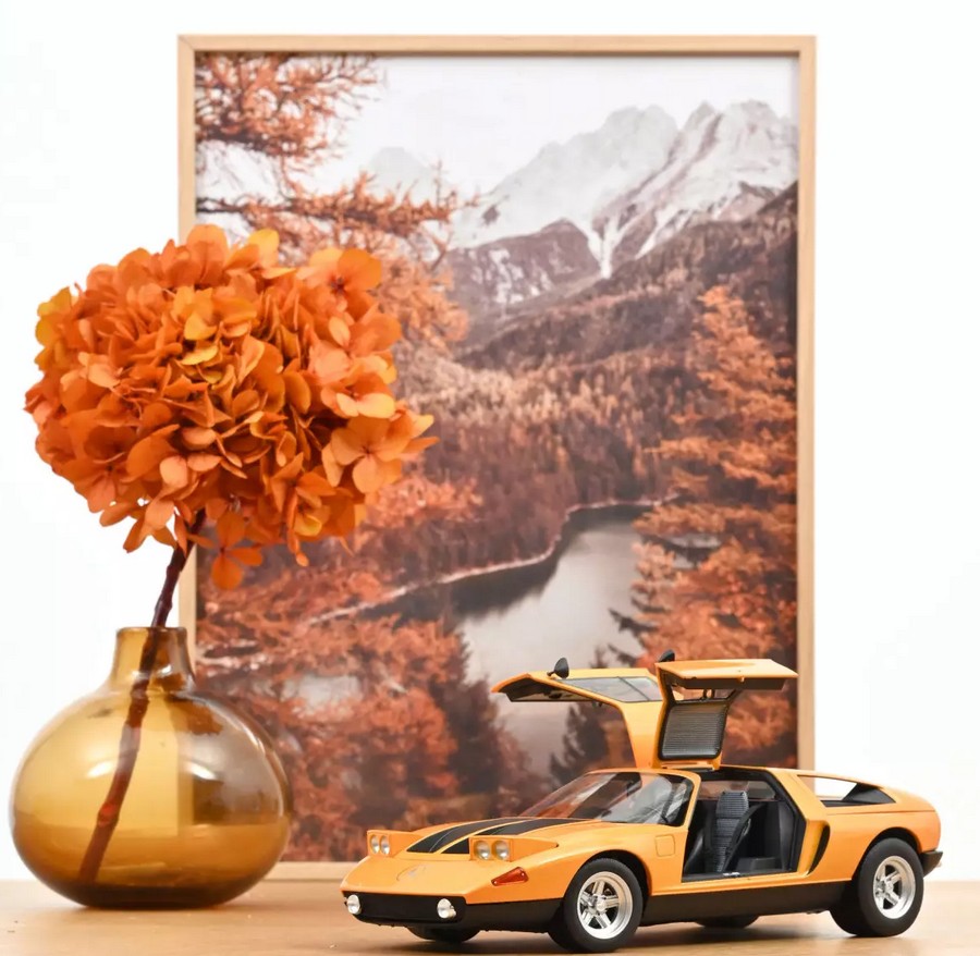 Norev 183050 Mercedes-Benz C111 / II 1970 White Autumn metallic 1:18