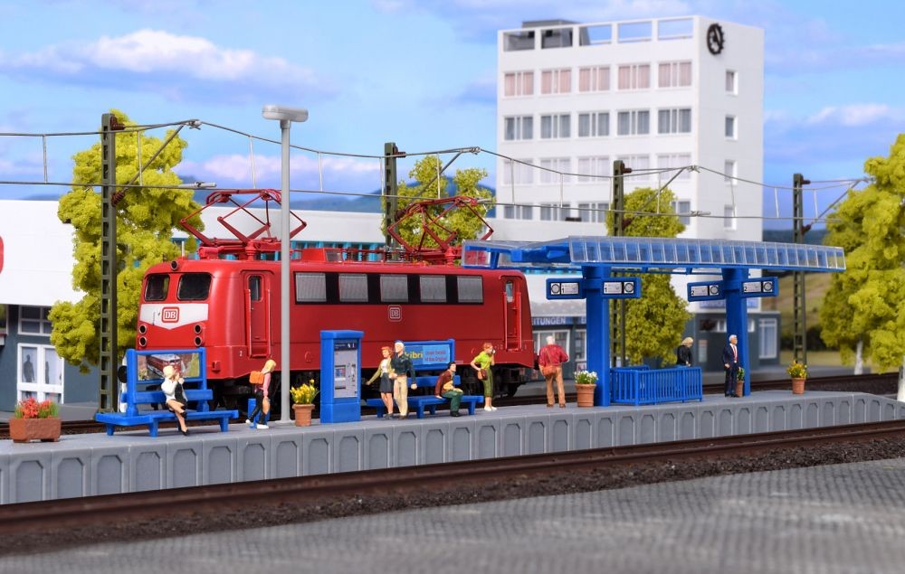 Kibri 39557 H0 Moderner Bahnsteig mit LED-Beleuchtung