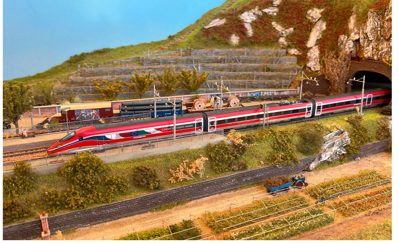 Arnold HN2621S FS Trenitalia 4-tlg Grundset „Frecciarossa 1000" Spur N