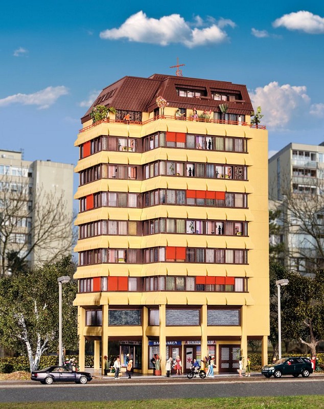 Kibri 38218 H0 Hochhaus mit Ladenpassage und Penthauswohnunginkl. Etagen