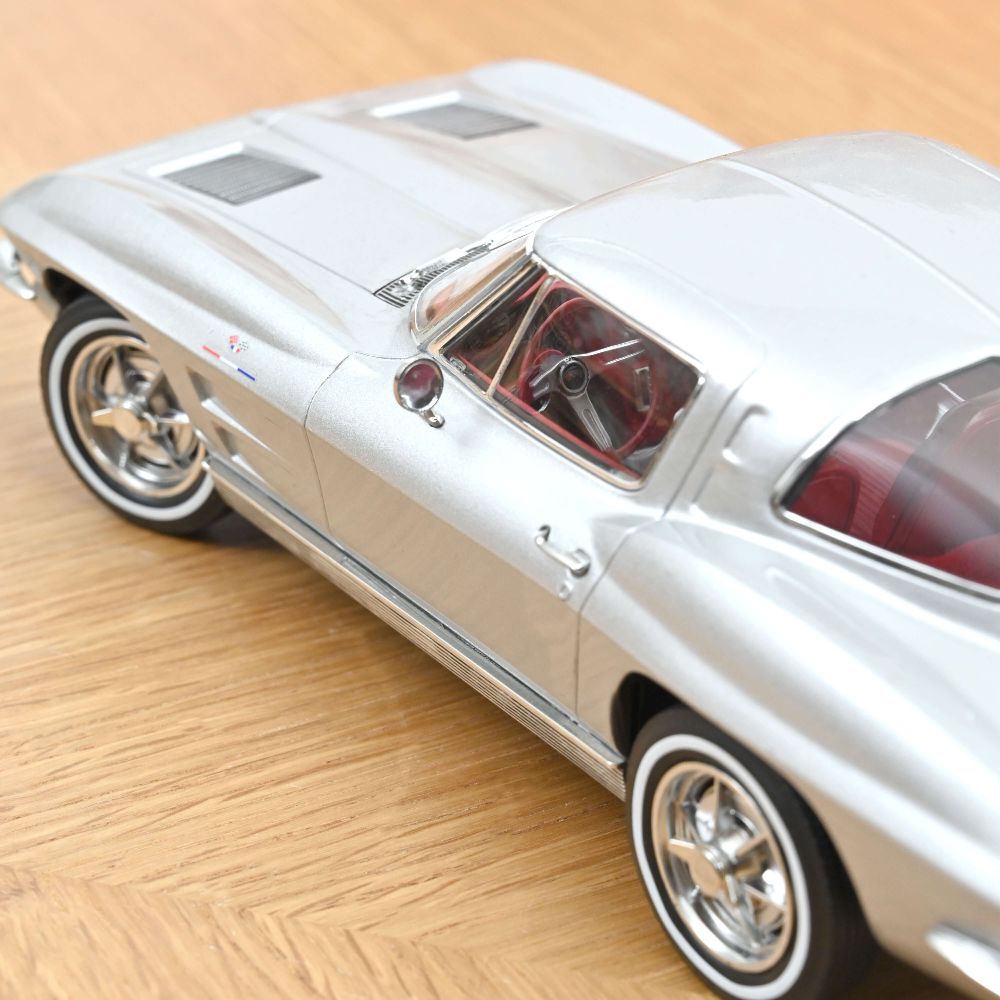 Norev 189052 Chevrolet Corvette Sting Ray 1963 Sebring Silber 1:18