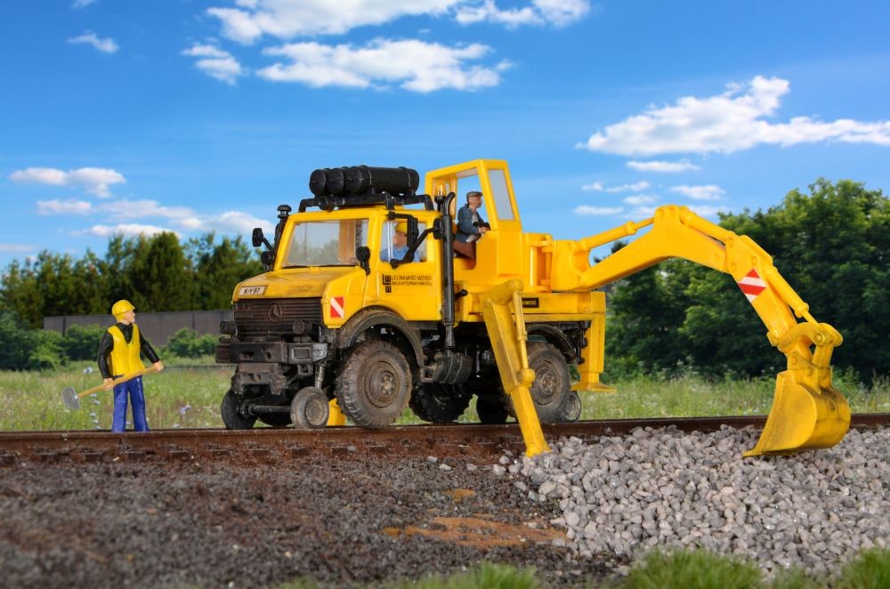 Kibri 16307 H0 Zweiwege UNIMOG mit Heckbagger - Bausatz