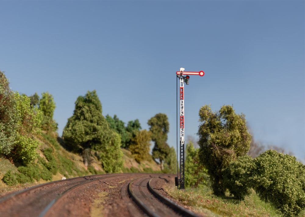 Märklin 70396 Hauptsignal mit Gittermast (Hp 0 / Hp 1) 1:87 Spur H0