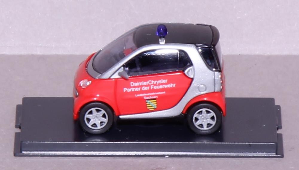 Busch 489313 Smart City Coupe Feuerwehr Sachsen - 1:87 - Neu