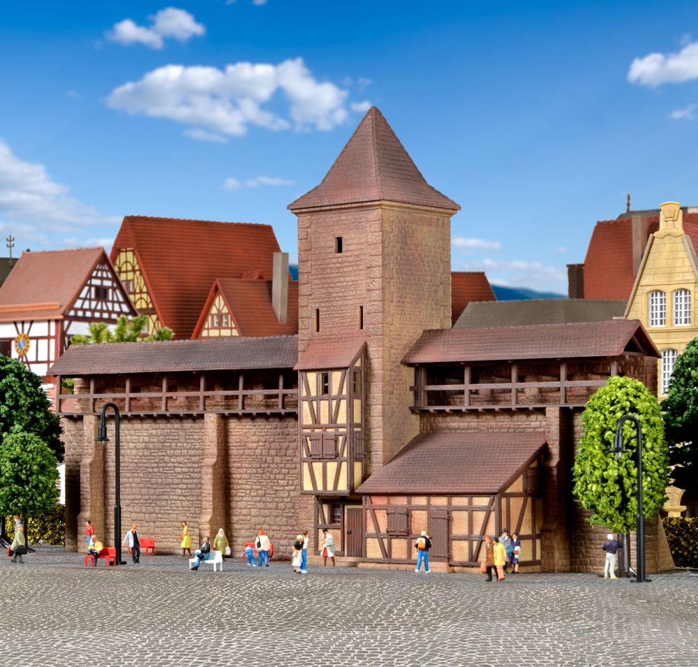 Kibri 37108 N Wehrturm mit Mauer in Rothenburg