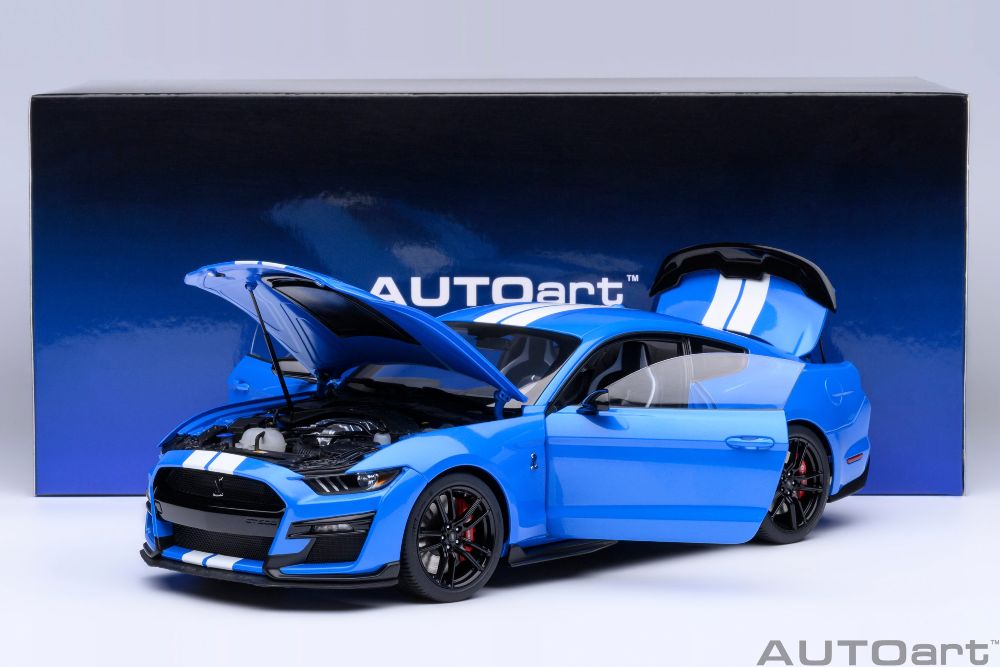 AUTOart 73094 Ford Mustang Shelby GT500 (grabber blue) 1:18 Neu