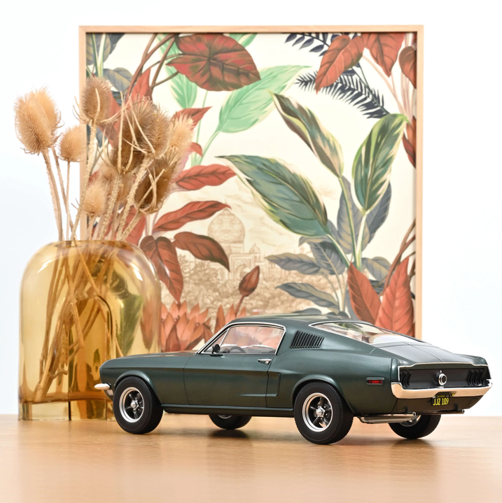 Norev 122702 Ford Mustang Fastback 1968 Satin Grün metallic 1:12