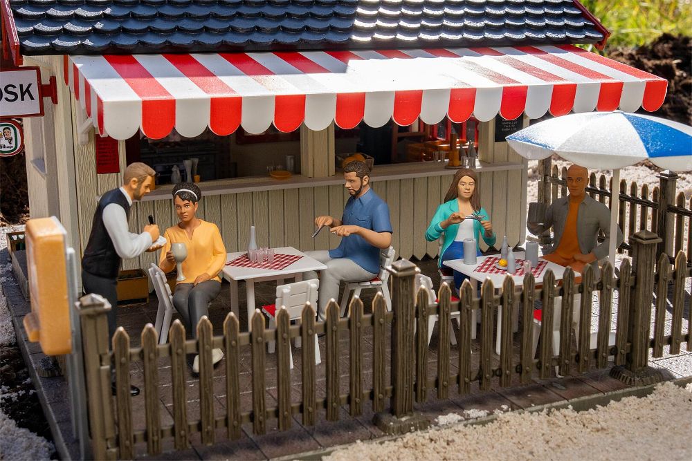 Pola 331532 Sitzende Restaurantgäste, modern 1:22,5 Spur G NEU