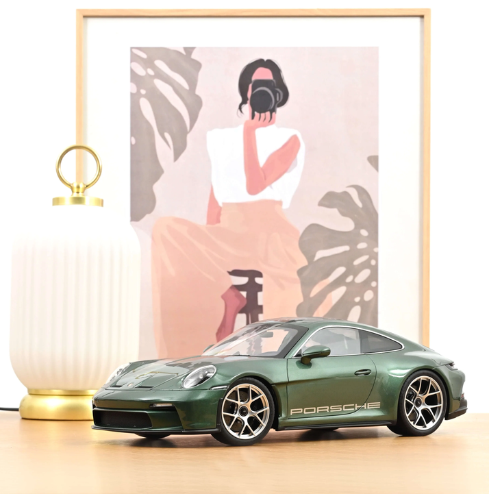 Norev 127552 Porsche 911 S/T 2023 Malachitgrünmetallic 1:12 NEU