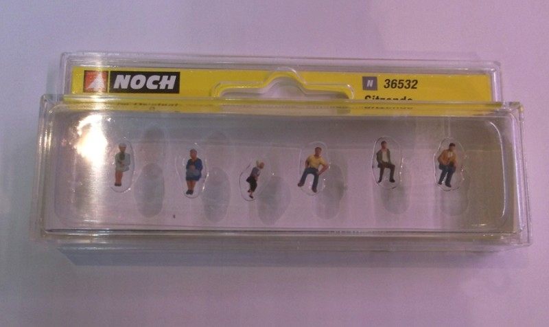 Noch 36532 Sitzende  Spur N NEU OVP Figuren