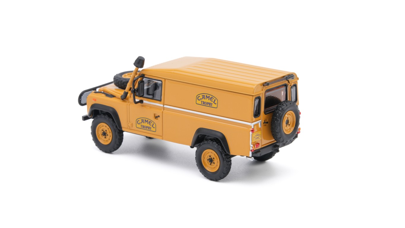 Almost Real 610315101 LAND ROVER DEFENDER 110 - "CAMEL TROPHY" 1:64
