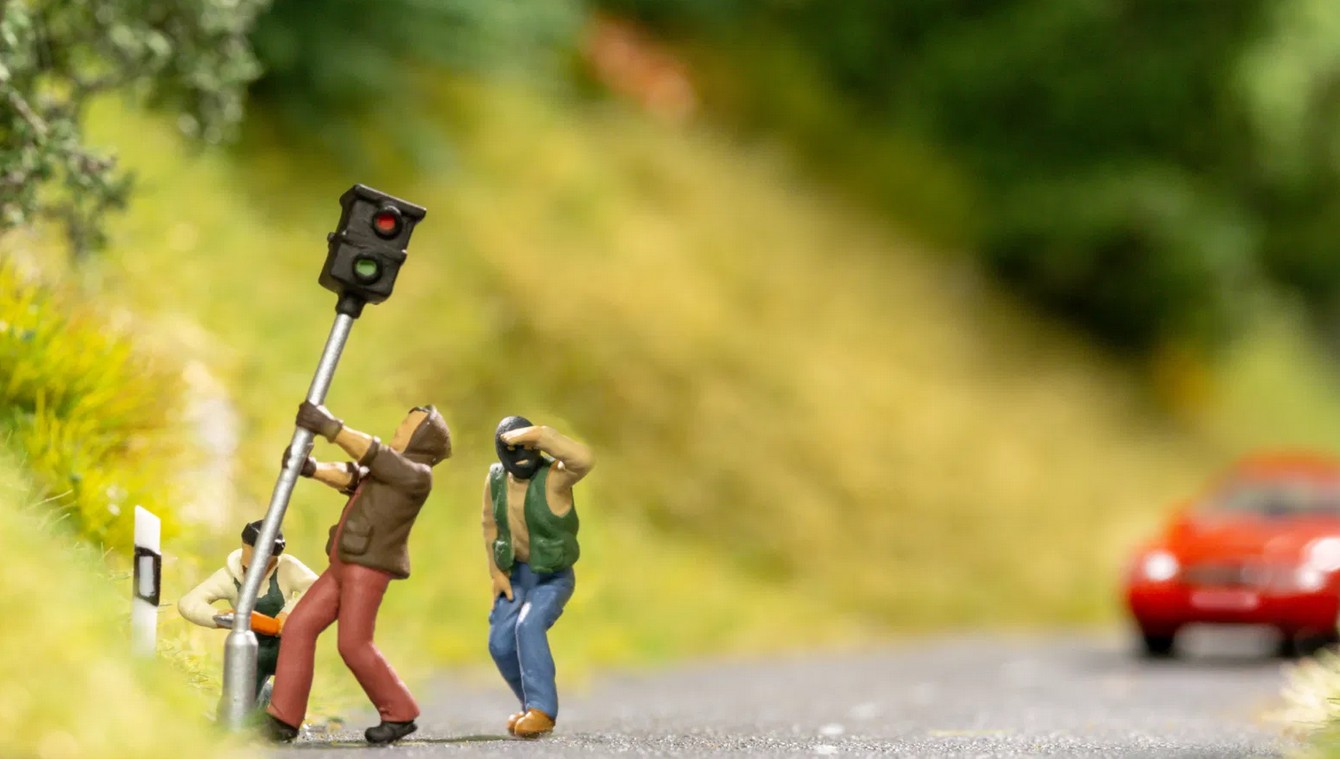 Noch 16611 Funny-Scenes „Zu schnell" 1:87 Spur H0 Neu OVP