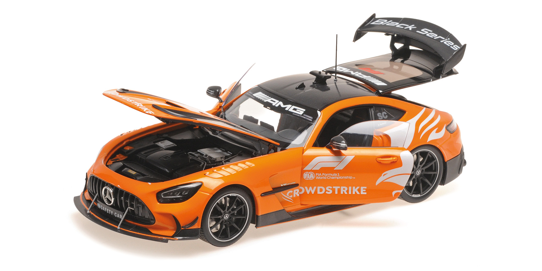 Minichamps 110032092 MERCEDES-AMG SAFETY CAR F1 SILVERSTONE 2025 1:18