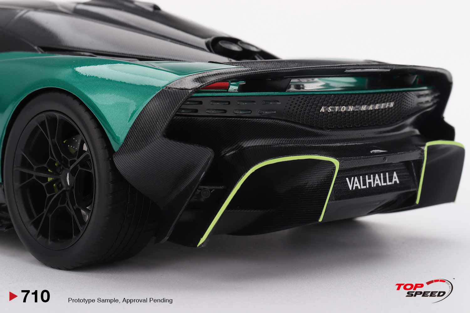 Top Speed 710 1:18 ASTON MARTIN VALHALLA PODIUM GREEN 2025
