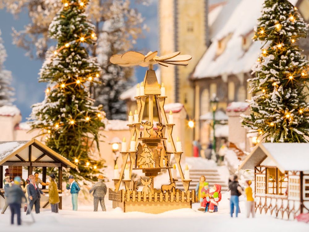 Noch 14395 Weihnachtsmarkt-Pyramide