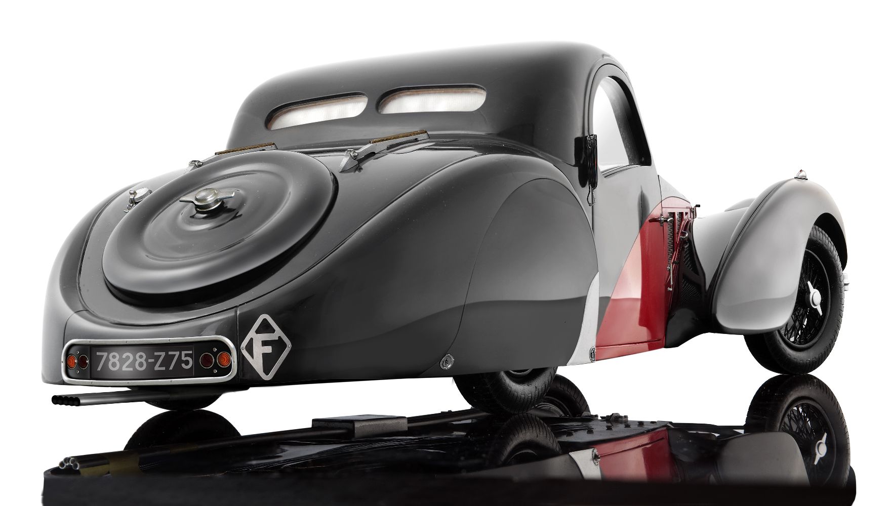 Bauer 7828-Z75 Bugatti Type 57SC Atalante 1937 rot 1:12 Neu OVP