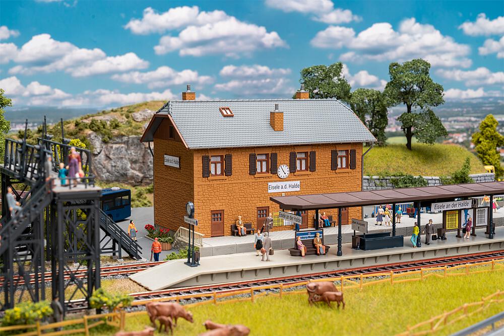 Faller 190095 Aktions-Set Bahnhof Eisele an der Halde Spur H0
