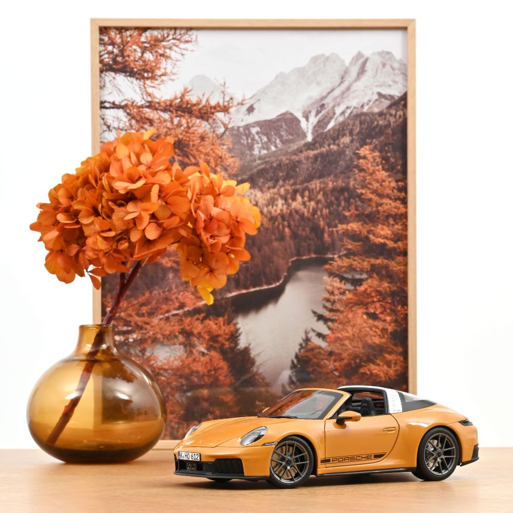 Norev 187190 Porsche 911 Targa 4 GTS 2025 Bahamagelb 1:18 NEU