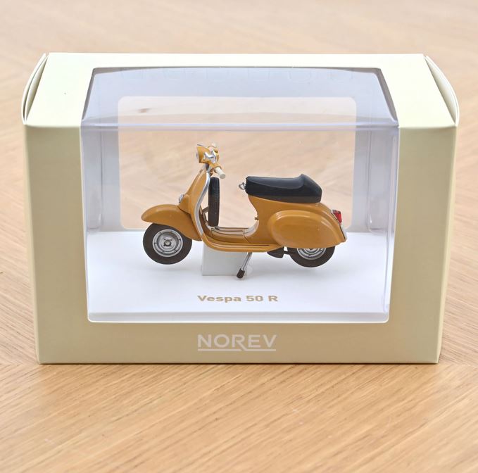 Norev 182080 Vespa 50 R 1969 Positano Gelb 1:18 Standmodell NEU