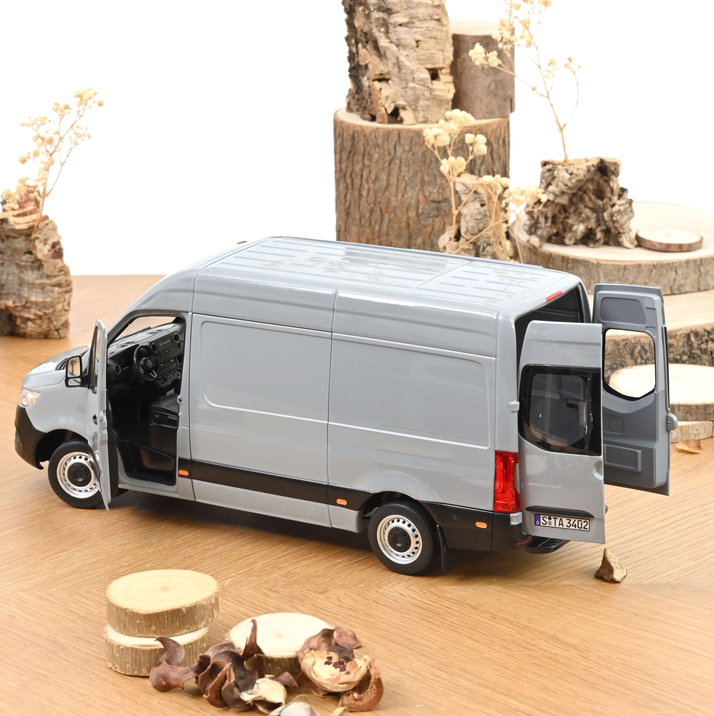 Norev 183042 Mercedes-Benz Sprinter 2018 Grau 1:18 Standmodell