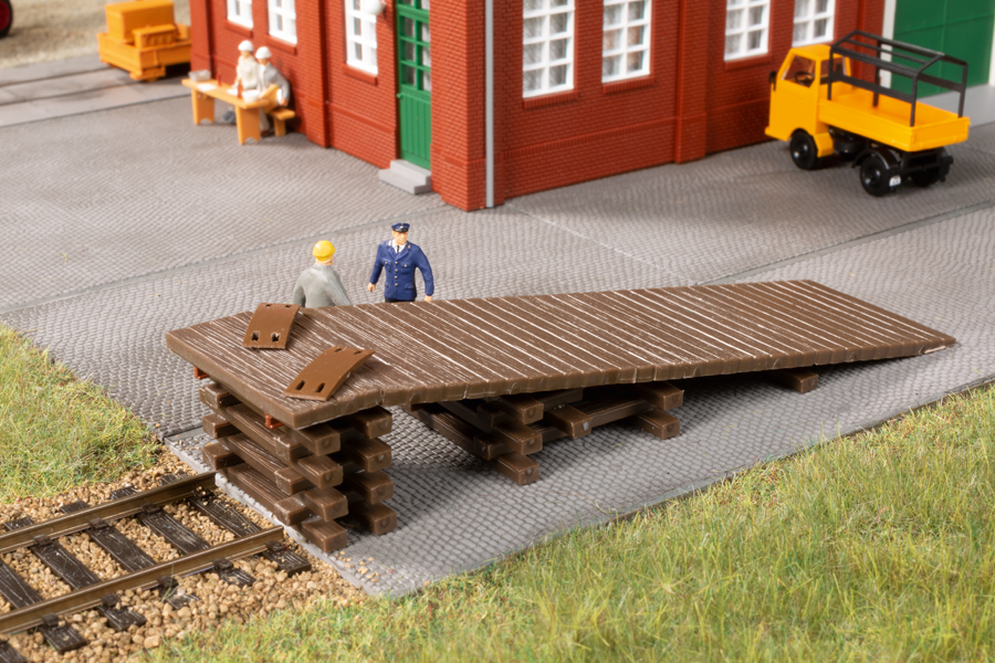 Auhagen 11462 Bahnmeisterei mit Rampe