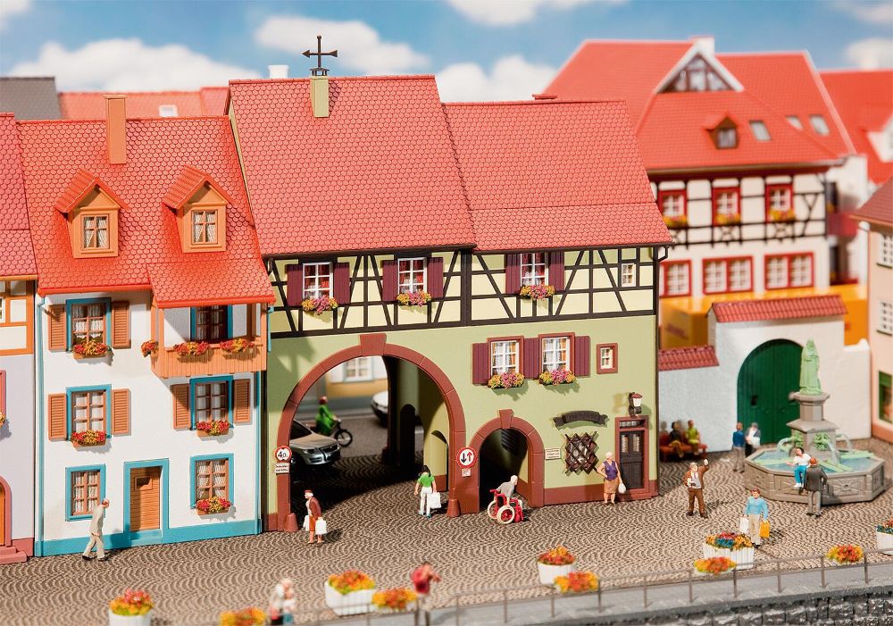 Faller 130499 Stadthaus Niederes Tor 1:87 Spur H0 Bausatz Neu OVP