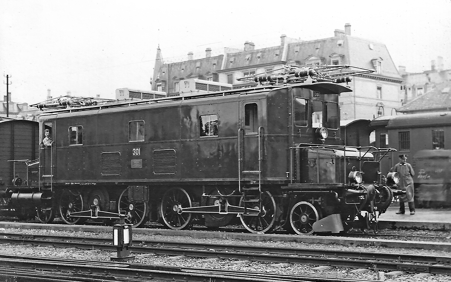 Rivarossi HR2998S BLS, Ce 4/6 301  in Ursprungsausführung, mit Multiprotokoll-