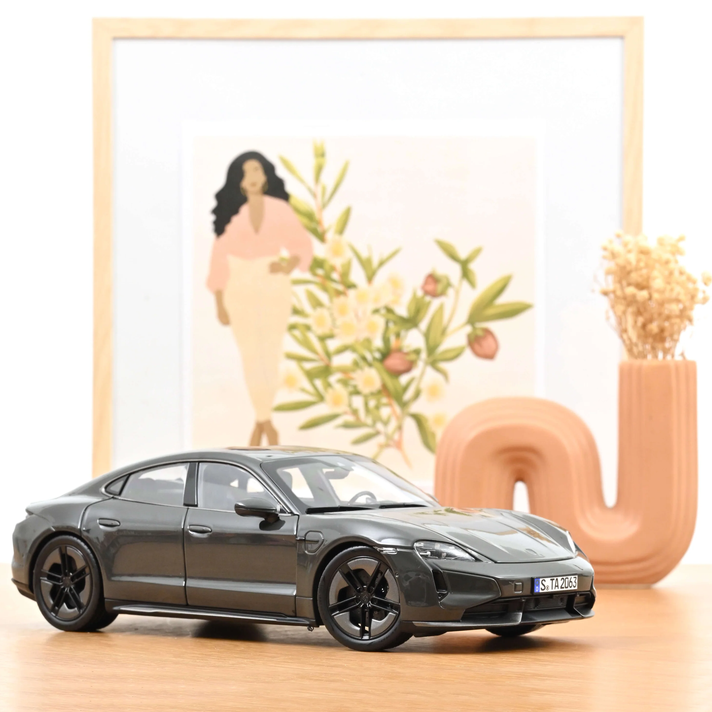 Norev 187654 Porsche Taycan Turbo S 2024 Schiefergrau Neo 1:18