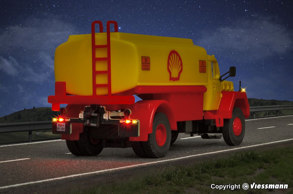 Viessmann 8131 MAGIRUS DEUTZ 2-achs Tankfahrzeug Shell Spur H0